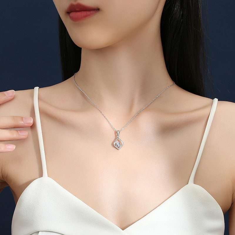 0.5ct Round Brilliant Teardrop Drop Pendant Necklace