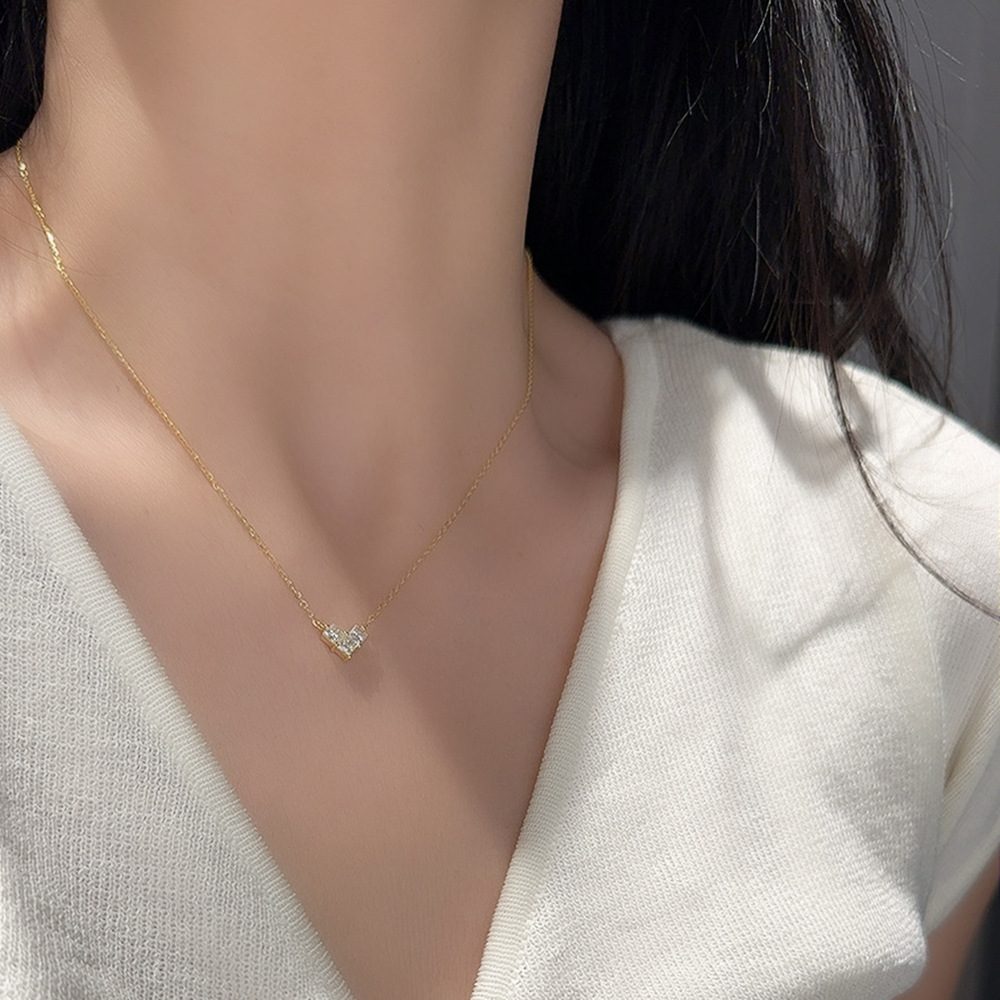 0.1ct Princess Chevron Cluster Pendant Necklace