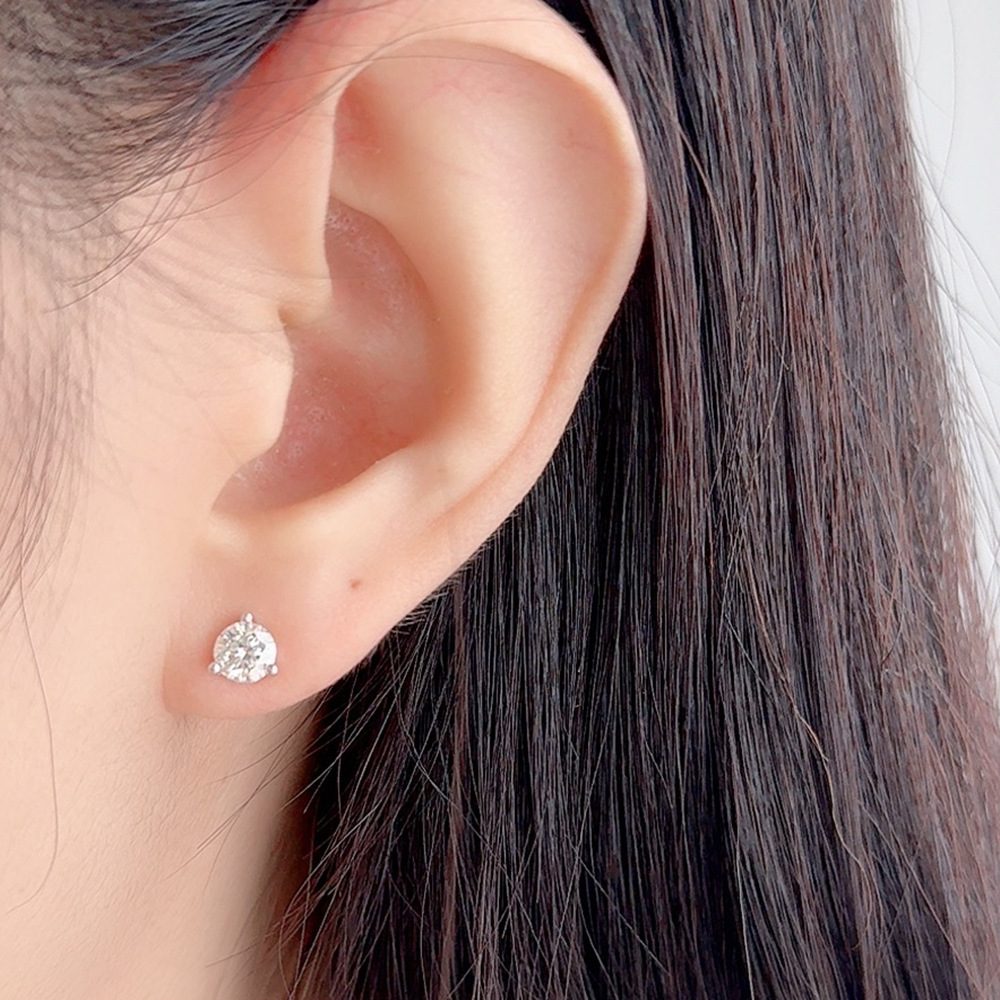 0.25ct Round Brilliant Three-Claw Solitaire Stud Earrings
