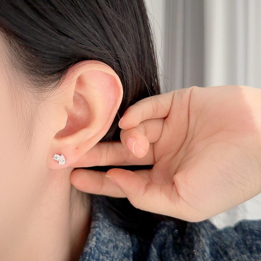 0.25ct Round Brilliant Two-Stone Stud Earrings