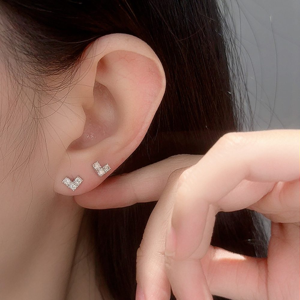 0.06ct Round Brilliant Chevron Cluster Stud Earrings