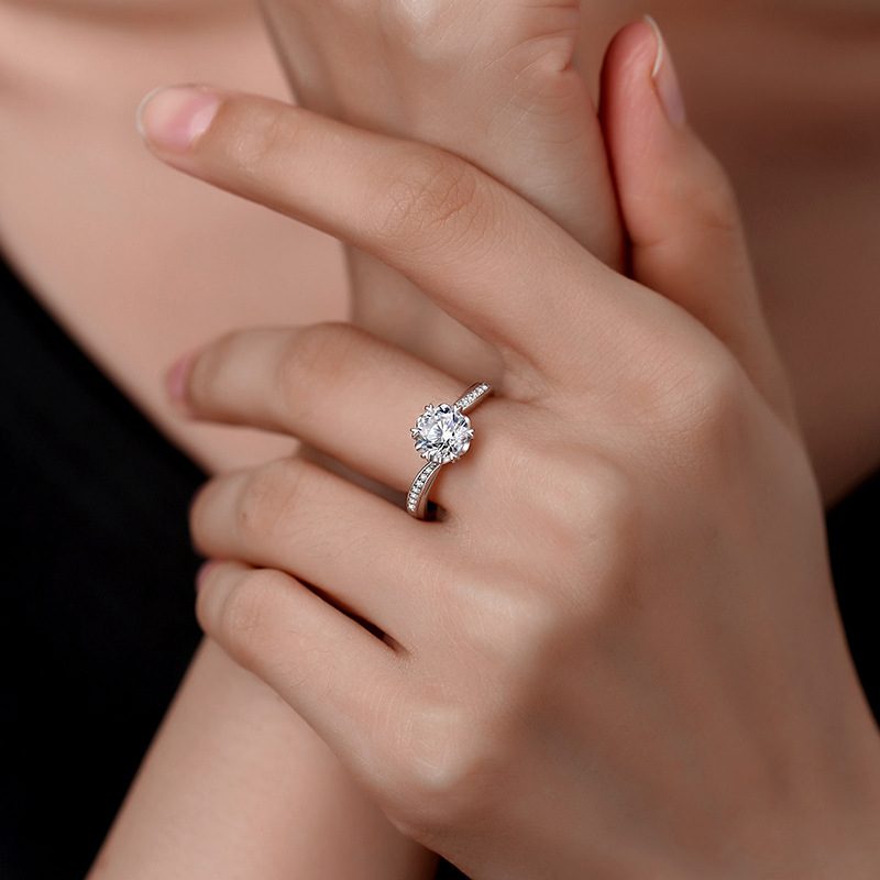 1ct Round Brilliant Solitaire Ring, Pavé Shoulders (14 accent stones)