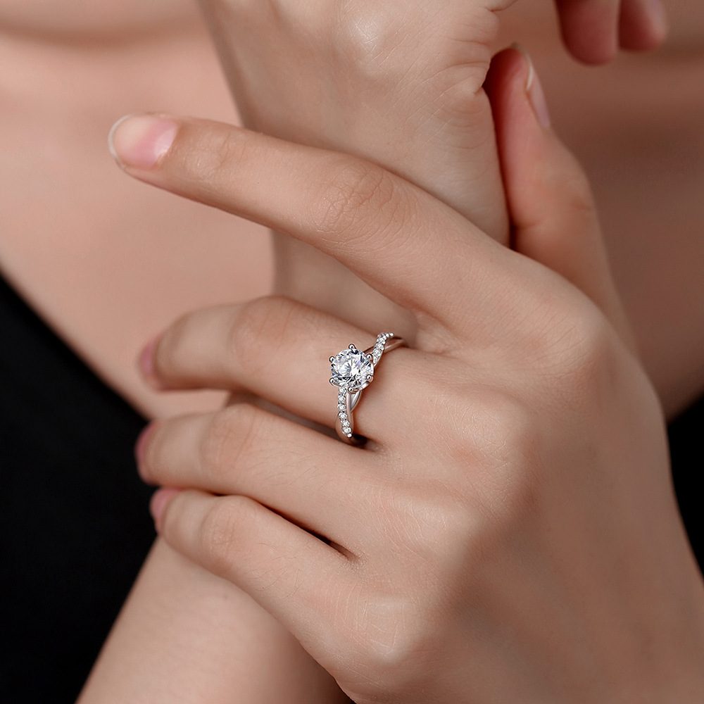 1ct Round Brilliant Solitaire Ring, Twisted Pavé Band (14 accent stones)