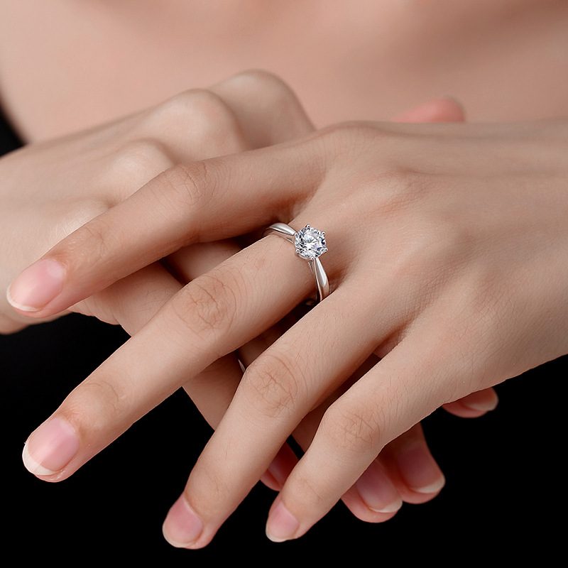 1ct Round Brilliant Six-Claw Solitaire Ring