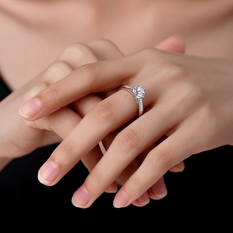 1ct Round Brilliant Solitaire Ring, Pavé Shoulders (14 accent stones)