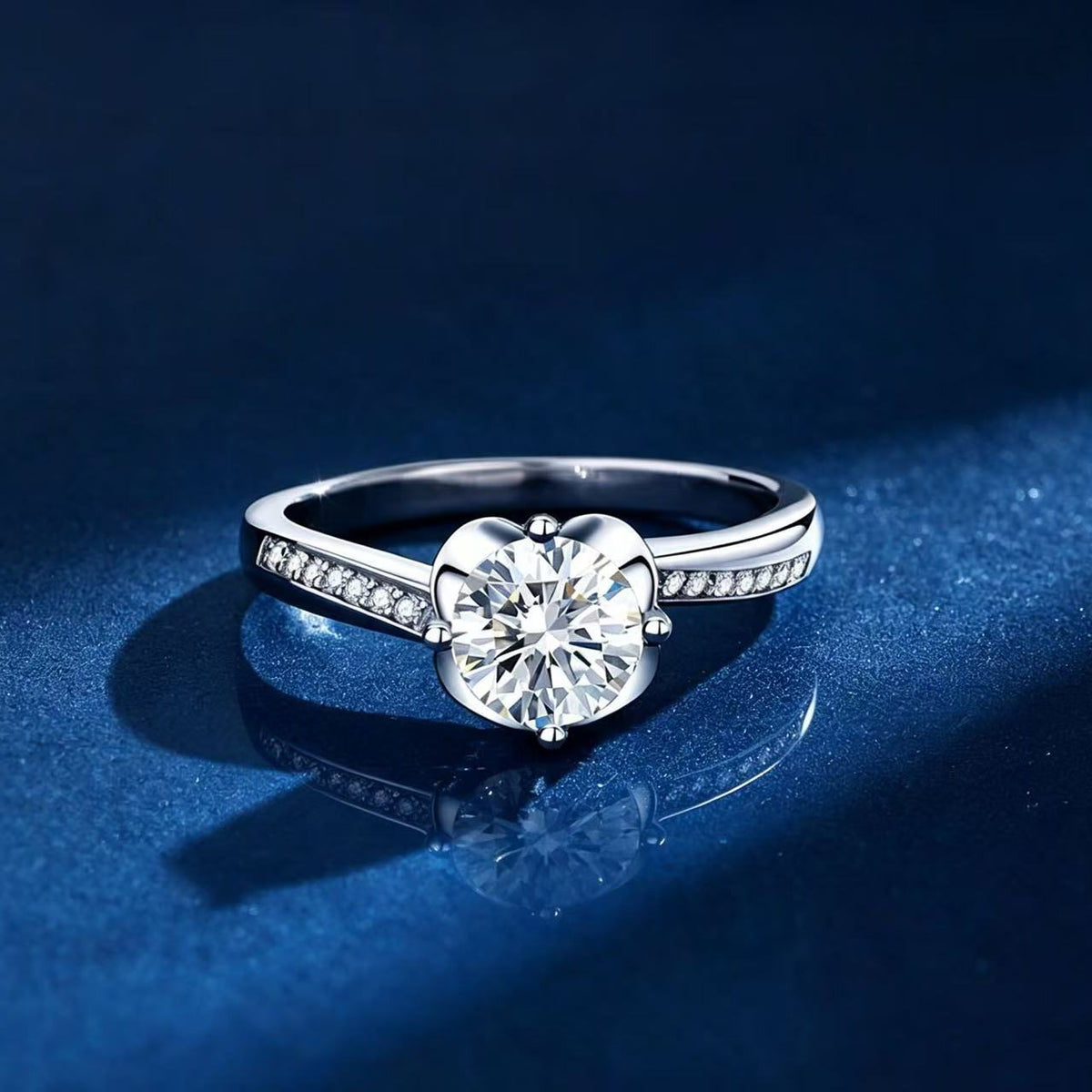 1ct Round Brilliant Solitaire Ring, Pavé Shoulders (16 accent stones)