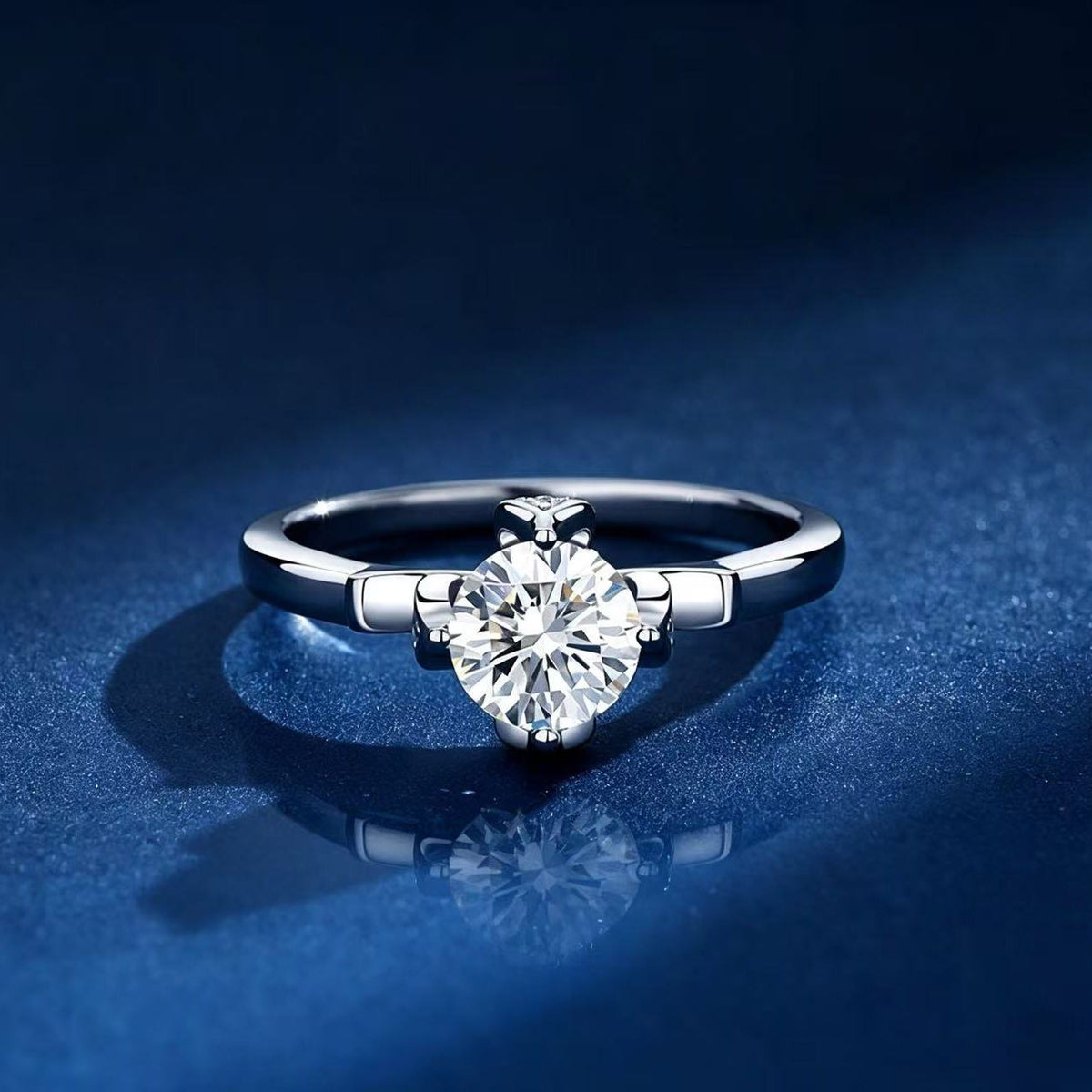 1ct Round Brilliant Solitaire Ring, Bow Detail (12 accent stones)
