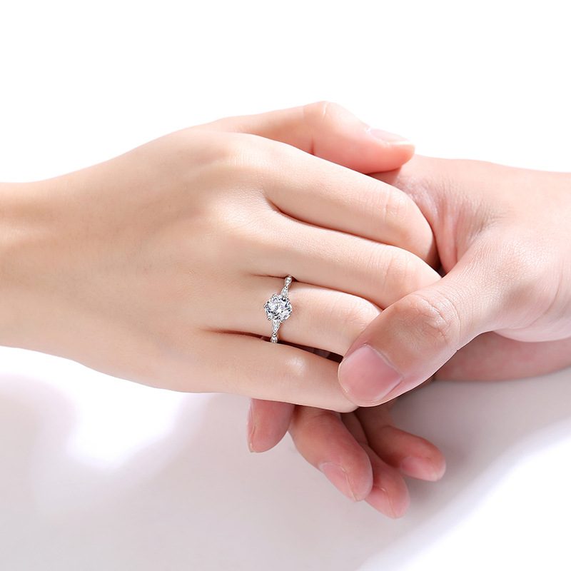 1ct Round Brilliant Solitaire Ring, Twisted Pavé Band (12 accent stones)