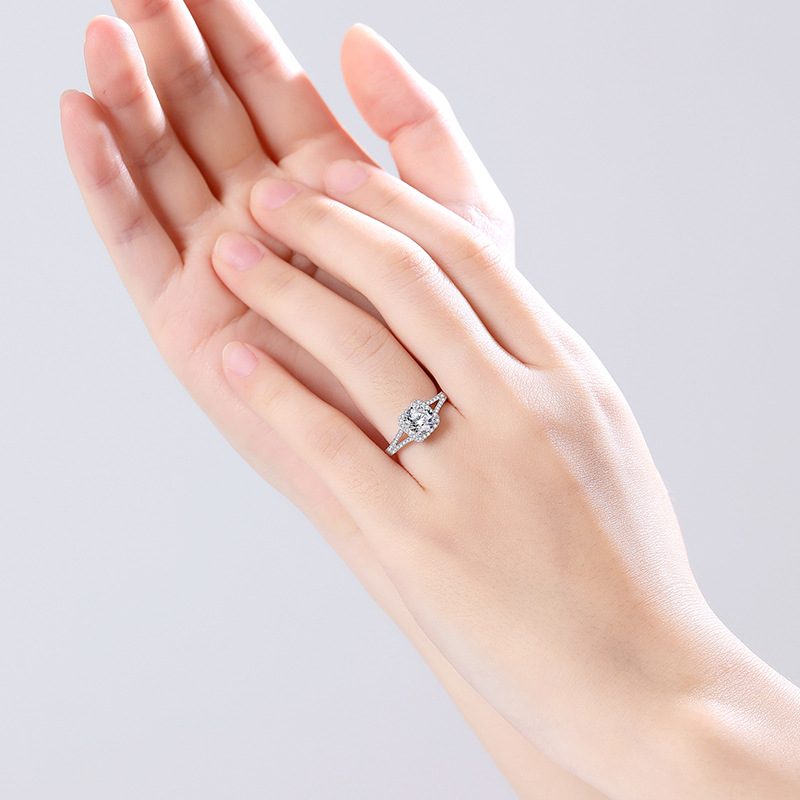 1ct Round Brilliant Cushion Halo Ring, Pavé Split Shank
