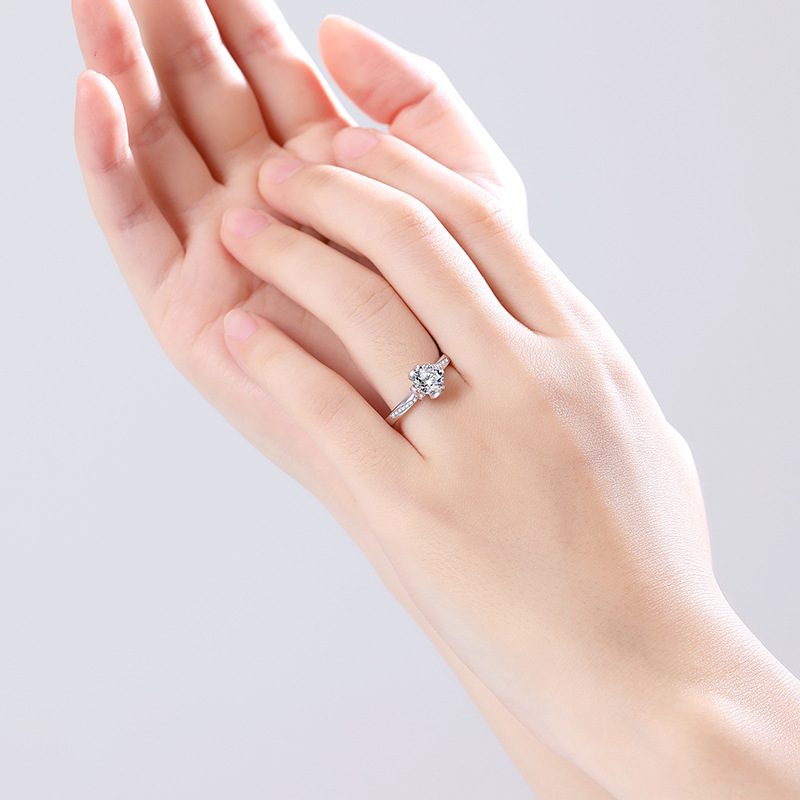 1ct Round Brilliant Solitaire Ring, Bow Detail (46 accent stones)