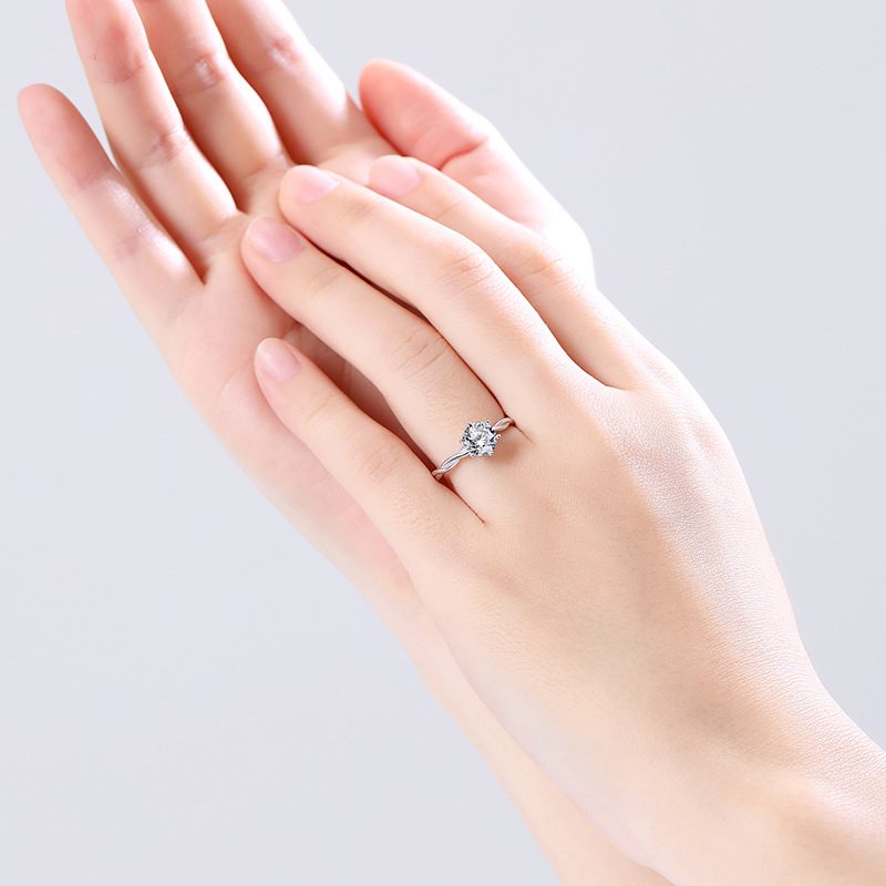1ct Round Brilliant Solitaire Ring, Twisted Band