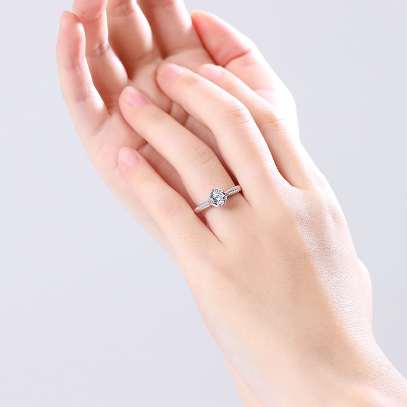 1ct Round Brilliant Solitaire Ring, Pavé Shoulders (14 accent stones)