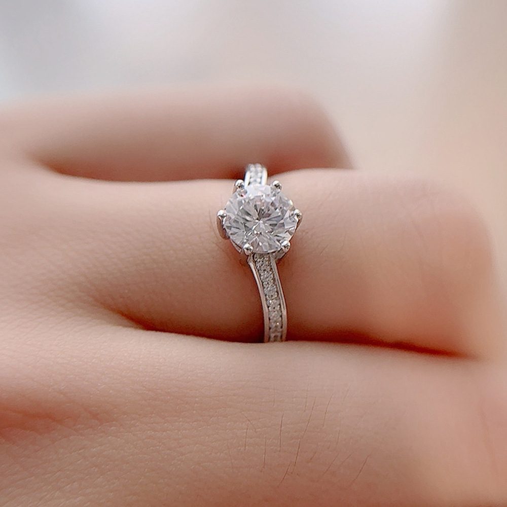 1ct Round Brilliant Solitaire Ring, Pavé Shoulders (14 accent stones)